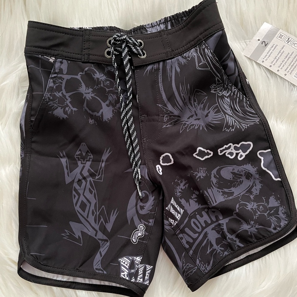 NWT Boy’s 4-Way Stretch Board Short Gecko Size 2